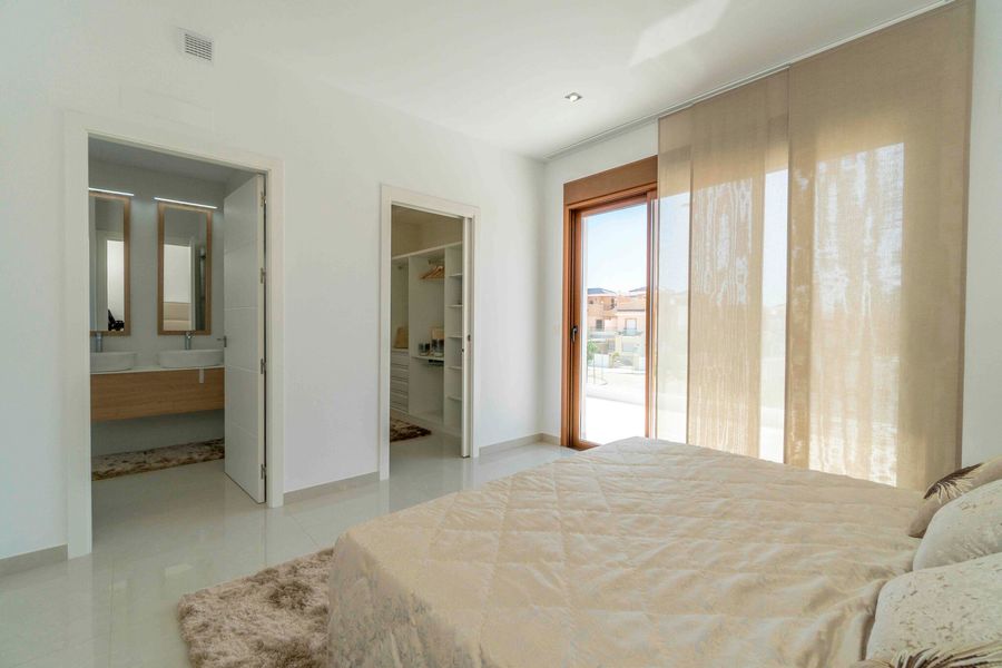 Ref: YMS250 Villa for sale in Torre de la Horadada