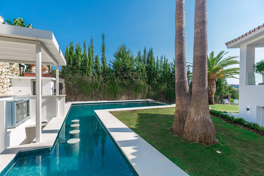 Ref: YMS600 Villa for sale in Nueva Andalucía