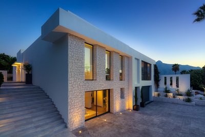 Ref: YMS603 Villa for sale in Nueva Andalucía