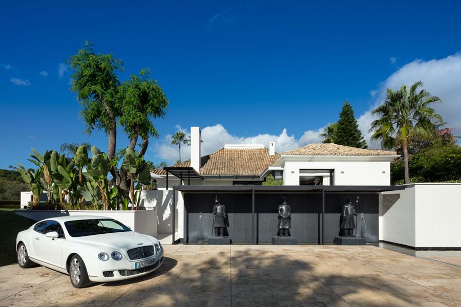 Ref: YMS605 Villa for sale in Nueva Andalucía