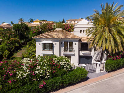 Ref: YMS615 Villa for sale in Nueva Andalucía
