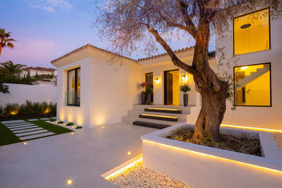 Ref: YMS811 Villa for sale in Nueva Andalucía