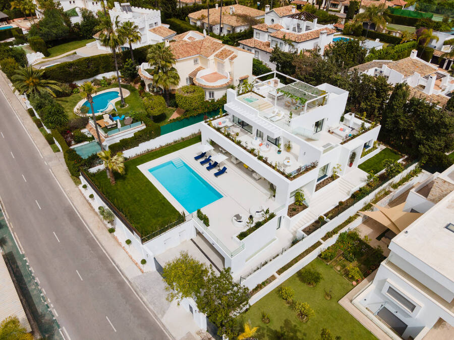 Ref: YMS984 Villa for sale in Nueva Andalucía