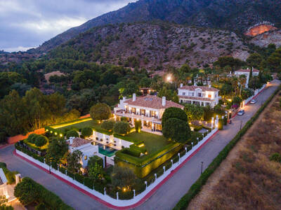 YMS1068: Villa for sale in Sierra Blanca