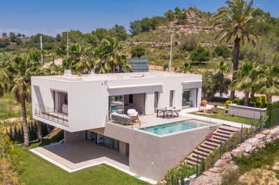 Ref:YMS1253 Villa For Sale in Las Colinas Golf Resort