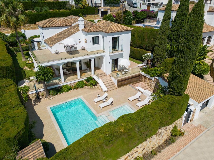 Ref: YMS1293 Villa for sale in Nueva Andalucía