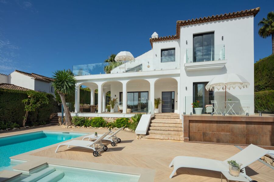 Ref: YMS1293 Villa for sale in Nueva Andalucía