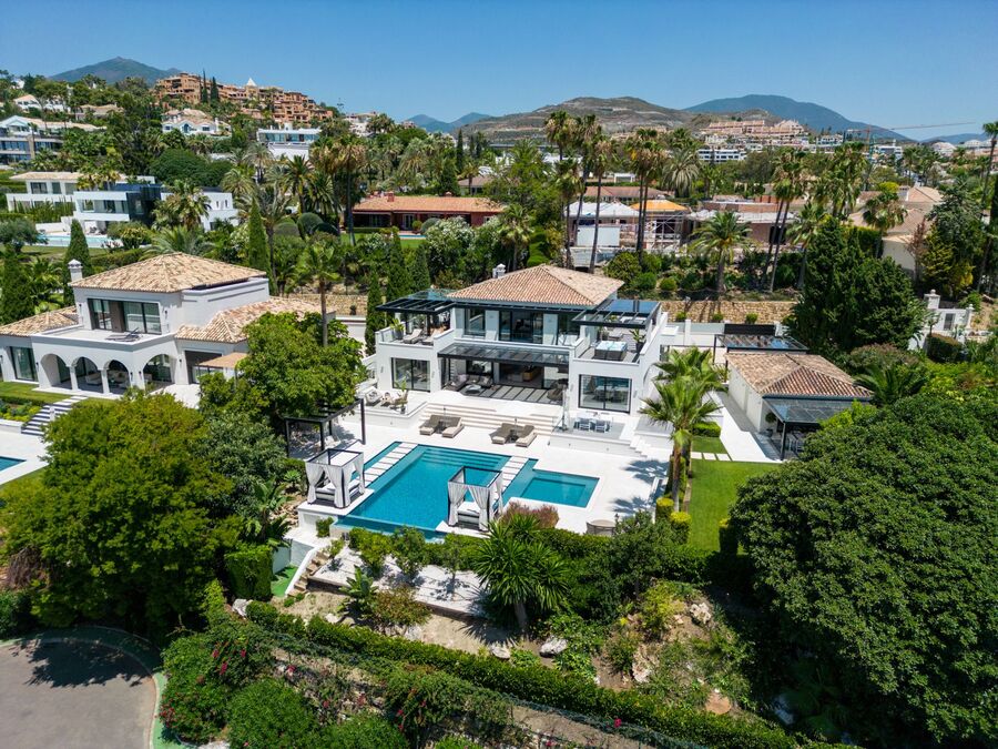 Ref: YMS1318 Villa for sale in Nueva Andalucía