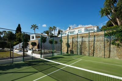 Ref: YMS1341 Villa for sale in Nueva Andalucía