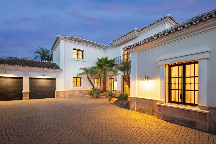 Ref: YMS1346 Villa for sale in New Golden Mile