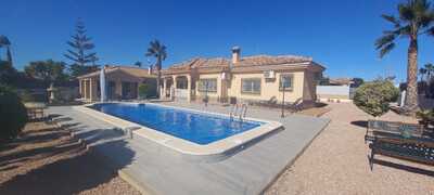 Ref:YMS1385 Villa For Sale in Lo Santiago