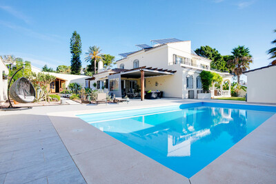 Ref:R4434994 Villa - Detached For Sale in Estepona