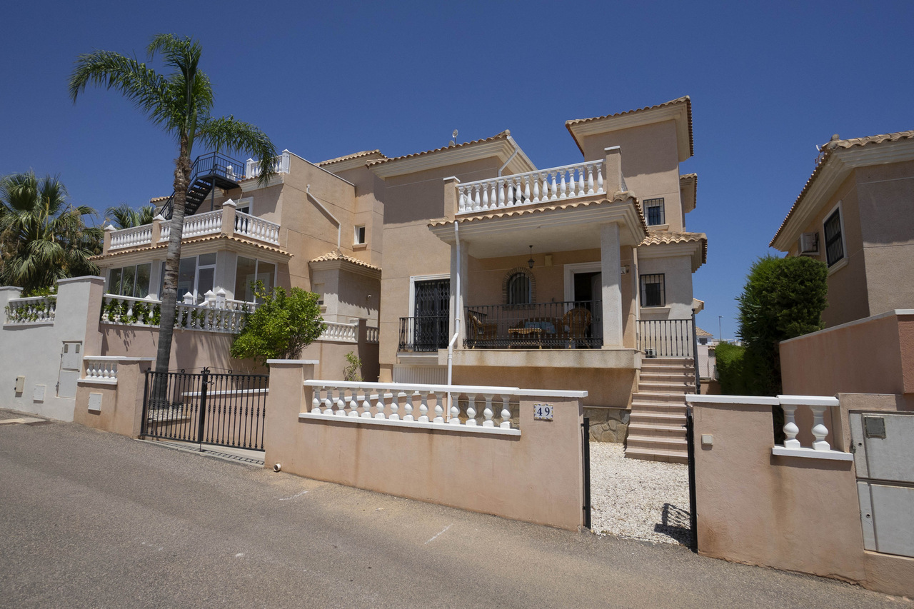 Ref: 3970 Villa for sale in Orihuela Costa